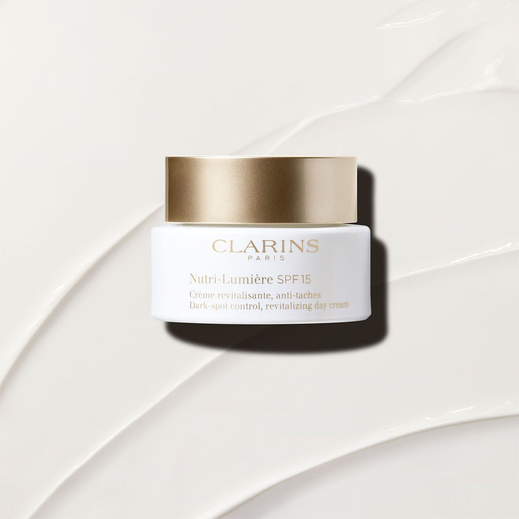 Clarins Nutri-Lumiere Anti-Ageing Dark Spot Cream SPF 15 - Image 2